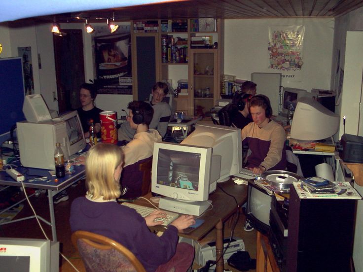 LAN Party XII/25